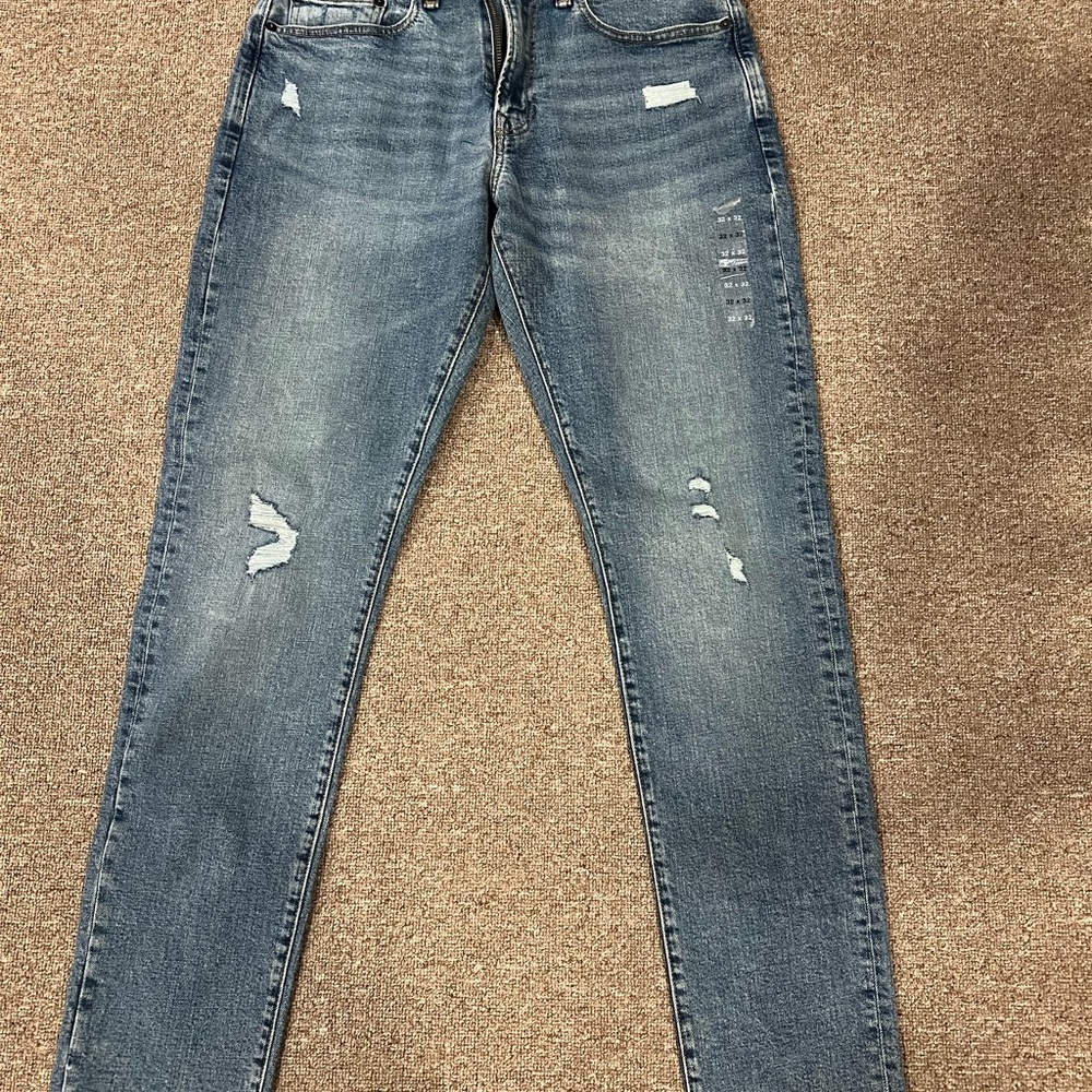 Mens Gap 32 x 32 slim tapered jeans New with tags